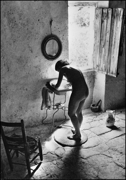Sunday September 27th (2009) Willy Ronis      R.I.P. width=