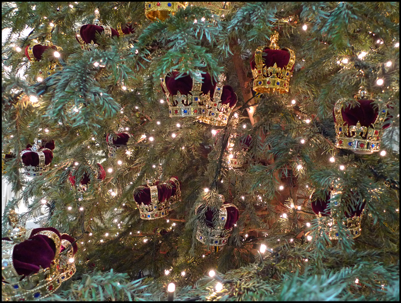 Sunday December 5th (2010) Crowns on a Buckingham Palace Christmas Tree width=