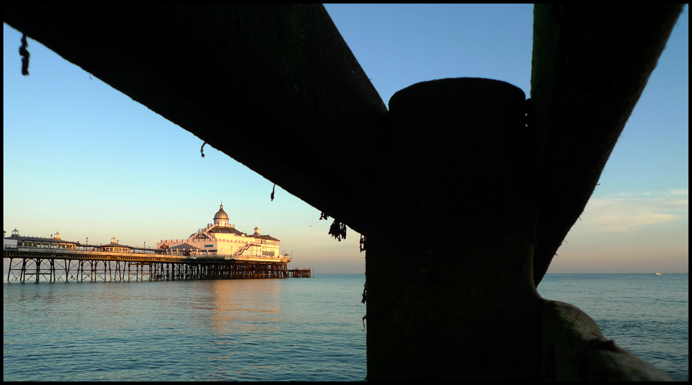 Monday November 1st (2010) Eastbourne Pier width=