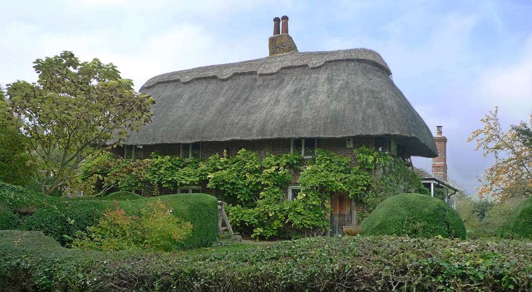 Sunday October 30th (2016) Thatched house in Berwick. width=