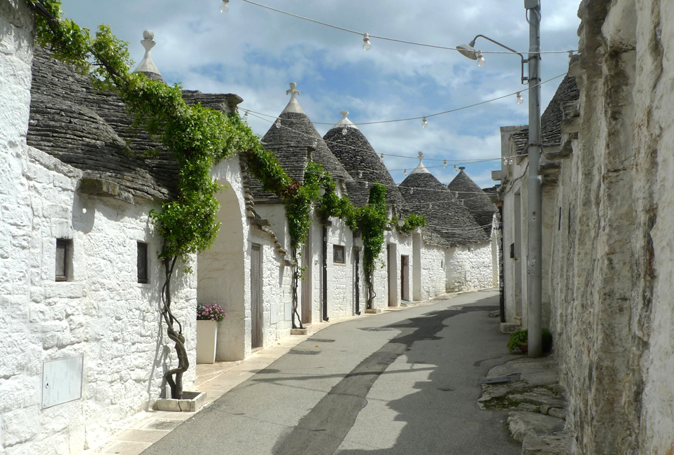 Thursday May 14th (2026) Self catering Trulli in Alberobello width=